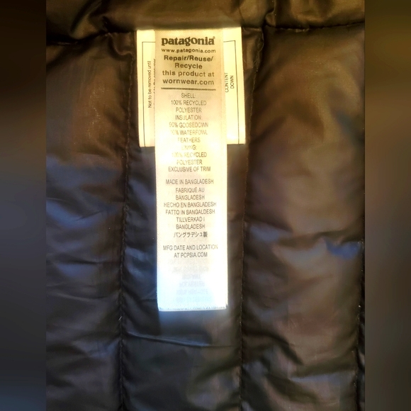 Patagonia womens short down jacket, medium - Picture 5 of 6